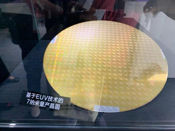 三星、海力士、铠侠均跌超5%，AI算力过剩担忧冲击日韩存储股价